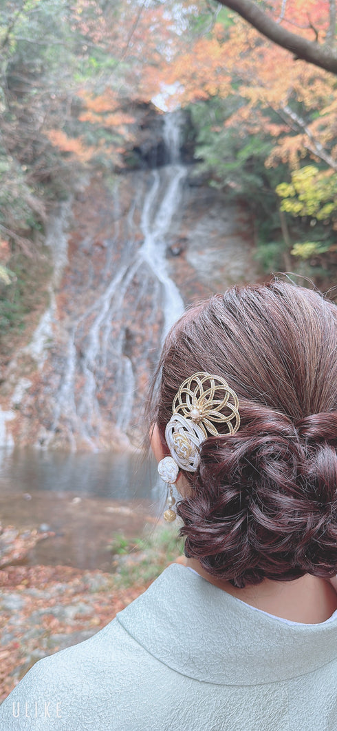 花ダーラのヘアクリップ